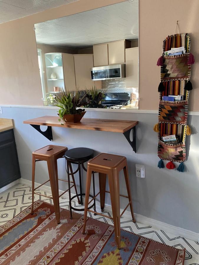 Boho-Chic Travel Pad - Unit 2 Apartment บลูมมิงตัน ภายนอก รูปภาพ