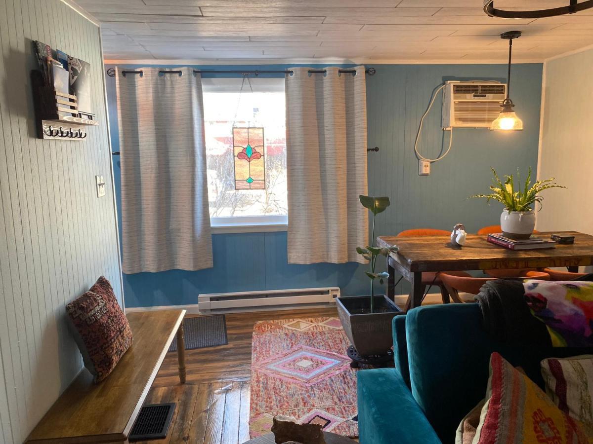 Boho-Chic Travel Pad - Unit 2 Apartment บลูมมิงตัน ภายนอก รูปภาพ